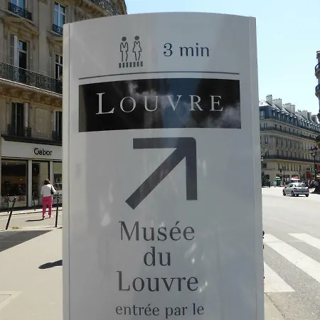 Louvre Romantic Pensión *