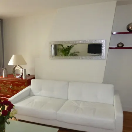 Louvre Romantic Guest house
